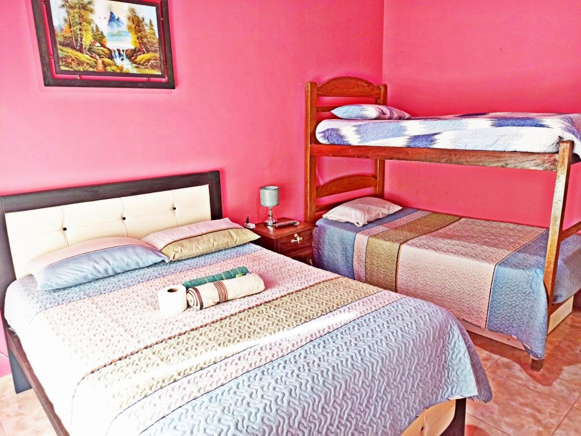 Bed and Breakfast Residencial Moroni - Alojamiento En Кочабамба Екстер'єр фото