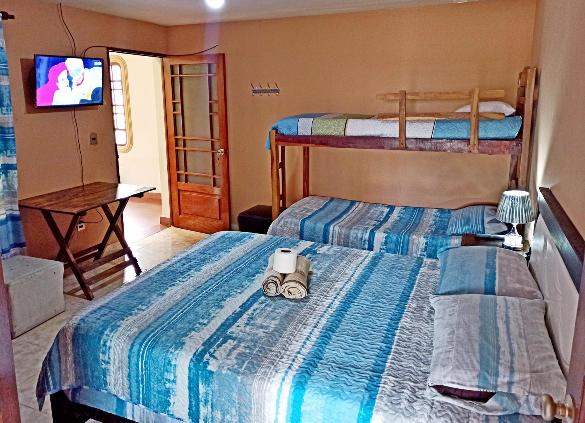 Bed and Breakfast Residencial Moroni - Alojamiento En Кочабамба Екстер'єр фото